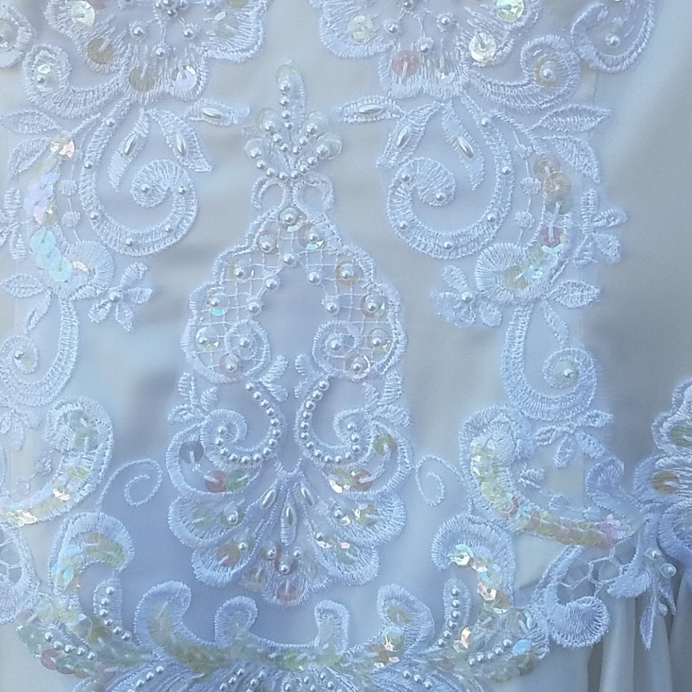 Beautiful Wedding Dress - Picture 3 of 8